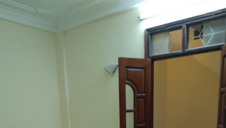 Cho thuê nhà ngõ ô tô Nguyễn Ngọc nại - 5 tầng - 35m - 14 triệu LH 0375005838