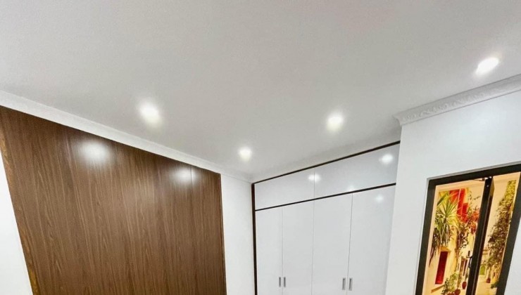 BÁN NHÀ NGÕ 79 CẦU GIẤY SIÊU ĐẸP NGÕ RỘNG THÔNG THOÁNG 37M2 x 5T MT 3,8M CHỈ 5,75 TỶ