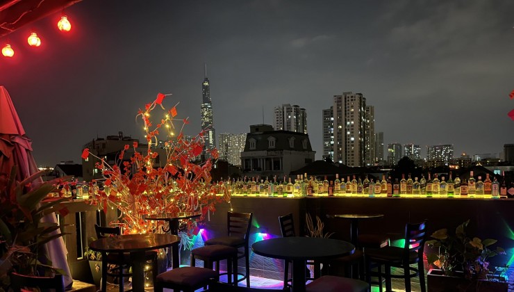 DO KHÔNG CÓ THỜI GIAN QUẢN LÝ NÊN SANG NHƯỢNG LẠI QUÁN BAR ROOFTOP – QUỐC HƯƠNG QUẬN 2