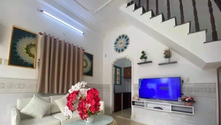 Nhà 3 tầng - 26m2 ( 4 x 7 ) Quang Trung - P10 - GV - Giá chỉ 2.85 tỷ. 
Nhà mặt tiền hẻm HXH THÔNG.