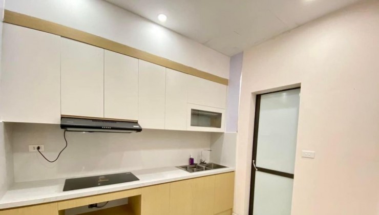 Bán nhà phố Minh Khai, 33m2 x 5 tầng , kinh doanh, 4 ,85 tỷ