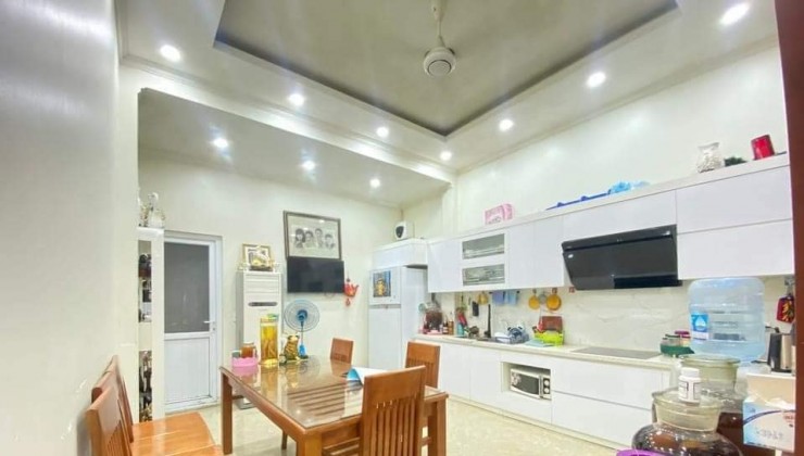 O9 2628 5559 BÁN. Nhà MP Cù Chính Lan 65m², 5 tầng, MT 4.2m, Giá tl 18 tỷ Thanh Xuân