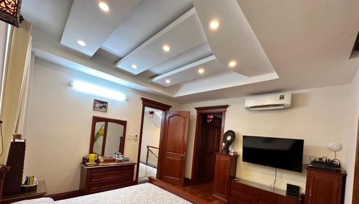 HÀNG NGỘP Villa 5 sao view sông Vườn Lài APĐ ngang 12m 360m2 có hồ bơi chỉ 35 tỷ.