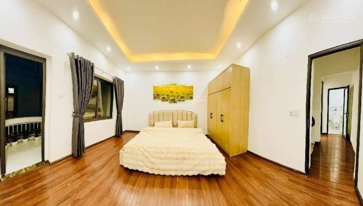 Bán nhà ngõ 521 Trương Định: 44m2 4 tầng, oto đỗ cổng, trước nhà rộng, thoáng sáng, chỉ 4,9 tỷ