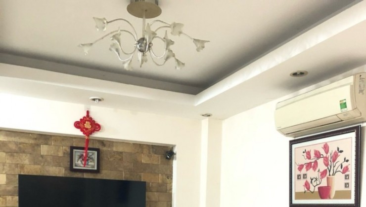 Long  - Trường Sa - 50m2 - Nở Hậu Đẹp - 3 Tầng , 4 PN  -Giá  5.5  Tỷ.