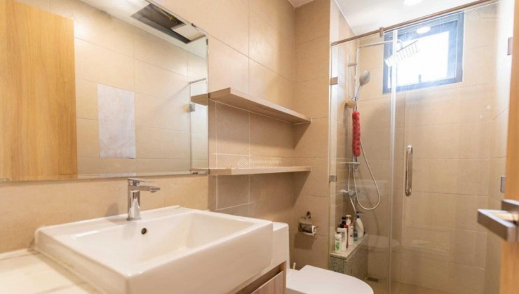 Bán gấp CHCC Terra Royal, Q.3, DT: 80m2, 3PN, 2 WC, full NT cao cấp, giá 8tỷ5.