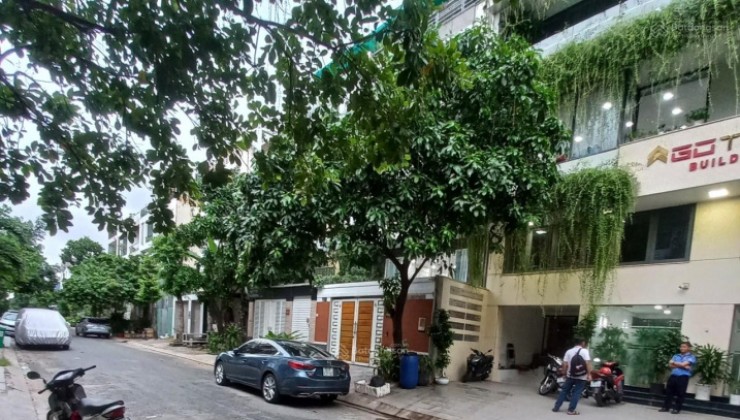 Nhà 5 tấm mới 10 phòng cho thuê thu nhập 50tr/tháng, ngay cổng Đại Học Văn Lang, 110m2