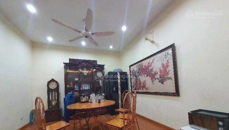 Bán nhà Nguyễn Khánh Toàn - Cầu Giấy - 100m2 x MT 7m Ô tô Lô góc - VP