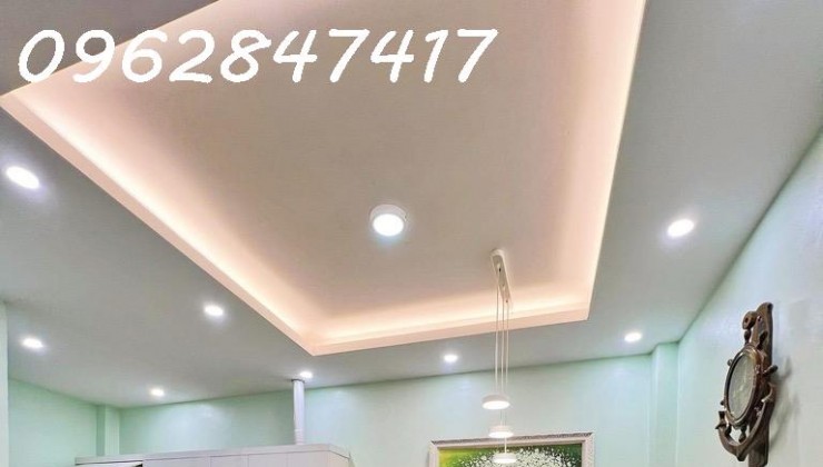 Bán nhà Cổ Nhuế, 50m ra phố, mặt tiền lớn, Siêu hiếm, 33m2, 5 tầng, mặt tiền 4.2m, 4 tỷ