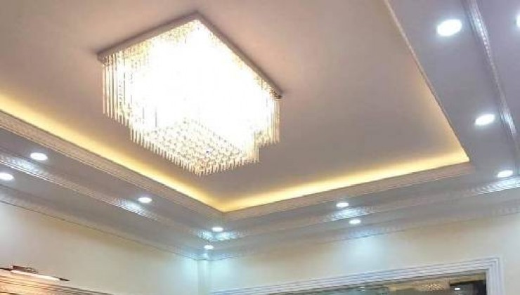 Em Kiên Chính chủ Bán Nhà ngõ 169 Kim Mã 32m2 5 tầng mặt tiền 5.6 giá 4.5 tỷ