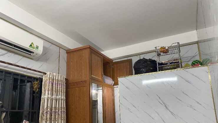 Bán nhà kênh tân hóa, Tân Phú,DT  36.7m2 x 2 tầng (3 x 12.3) Gía 3.95 tỷ ( thương lượng )