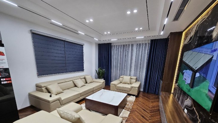 Bán nhà Bồ, Long Biên, Đề 55m,  4 tầng, 4,6 m, siêu rẻ HIẾM.
