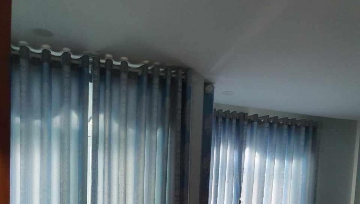 Cần Bán Gấp Nhà Riêng Gần Chợ Linh Xuân, Giả Chỉ Hơn 4 Tỷ, HXH 2MT, DT Cực Khủng 126m2, 3 Tầng