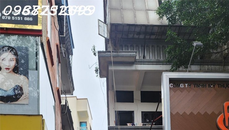 Cần tiền gấp, bán nhà lô góc cách mặt đường Quang Trung 30m, mặt tiền trên 6m, khu vực trung tâm quận Hà Đông