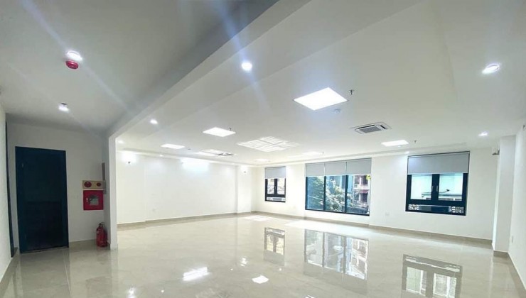 Bán Toà Nhà 550m2 x10 Tầng Mới 100% Mặt Phố Dịch Vọng Hậu-Duy Tân- Cầu Giấy.