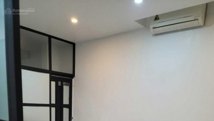 Chính chủ cho thuê tầng 1 mặt tiền 5,5m, DT 70m², nhà 4,5 tầng.