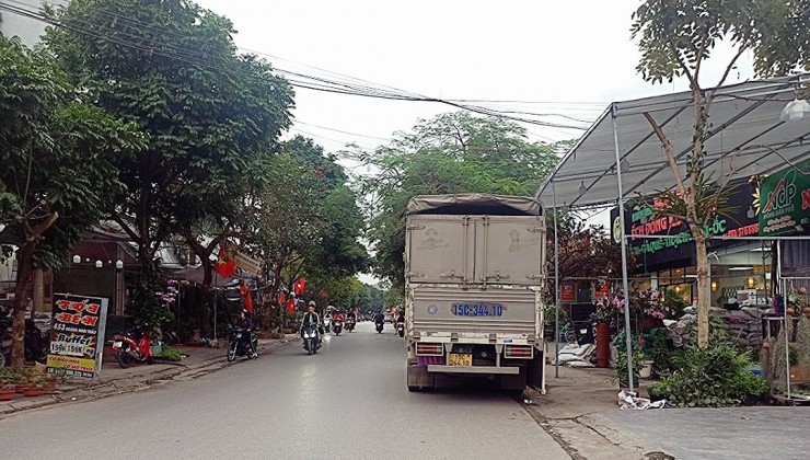 Bán đất mặt đường Hoàng Minh Thảo vị trí cực đẹp, diện tích 55m GIÁ 8.2 tỉ