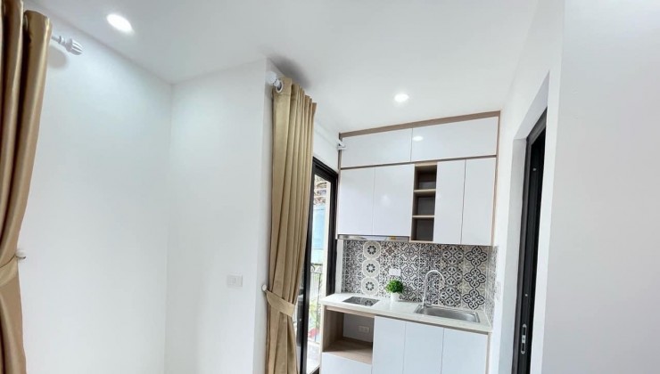 Cầu Giấy: 90m2, 6 tầng, mặt tiền 5m, giá 17.7 tỷ. Căn này dòng tiền, căn hộ dịch vụ