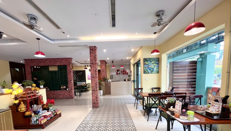 Sang nhượng nhà hàng lô góc biệt thự KĐT văn khê-hà đông-230m2-4 tầng-1 hầm-giá thuê 40 triệu/tháng ( thương lượng giá sang nhượng)