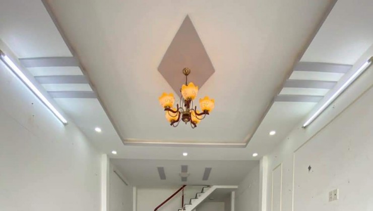 Bán nhà đẹp ở ngay Phan Huy Ích Gò Vấp chỉ 3,89 tỷ tới 38m2, 2 tầng, hẻm ô tô gần mặt tiền Phan Huy Ích