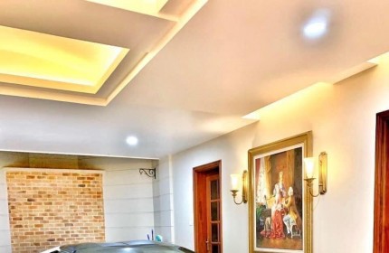 Cần bán 242m2x8 tầng mặt hồ Võ Thị Sáu, Hai Bà Trưng, Chỉ 65 tỷ