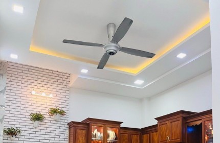 Bán nhà hẻm 201 Nguyễn Xí, DT 65m2, 4T hẻm cụt yên tĩnh giá 9.2 tỷ bớt lộc