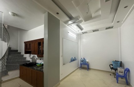 Tìm Người Thuê PHÒNG phố Trương Định - 20m2 khép kín