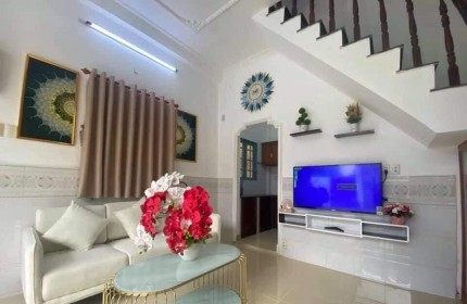 Nhà 3 tầng - 26m2 ( 4 x 7 ) Quang Trung - P10 - GV - Giá chỉ 2.85 tỷ. 
Nhà mặt tiền hẻm HXH THÔNG.