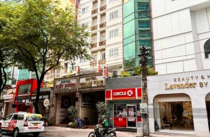 Bán tòa nhà Building Khách Sạn mặt tiền đường Bà Huyện Thanh Quan Q3. DT: 8.4x27m, hầm 10 lầu