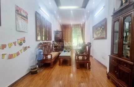 Chính chủ cho thuê căn hộ tập thể 2F Quang Trung, phường Trần Hưng Đạo, Hoàn Kiếm, Hà Nội