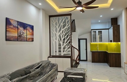 BÁN NHÀ ĐẸP Ở LUÔN LẠC TRUNG Ô TÔ TRÁNH VỈA HÈ KD AN NIH ĐỈNH - HAI BÀ TRƯNG GẦN PHỐ 40M2 CHỈ 12,5 TỶ