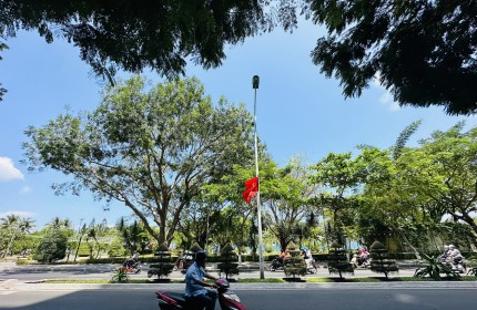 Bán nhà Nha Trang mặt tiền đường Trần Phú phường Lộc Thọ đối diện công viên Phù Đổng