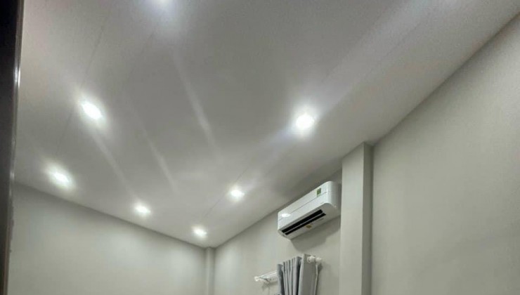 NHÀ ĐẸP LUNG LINH CẦN TÌM CHỦ NHÂN . 52M2 NỞ HẬU. NHỈNH 5 TỶ TL. TT P13 ,QUẬN 6.HẺM XE HƠI . 1 BƯỚC CHÂN RA MẶT TIỀN BÀ HOM