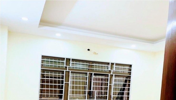 Bán nhà Thanh Nhàn. Nhà cực đẹp  gần chợ