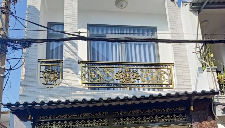 Bán gấp căn nhà Q12, gần QL1A, 1/ ngắn Đường Lê Văn Khương, Quận 12.