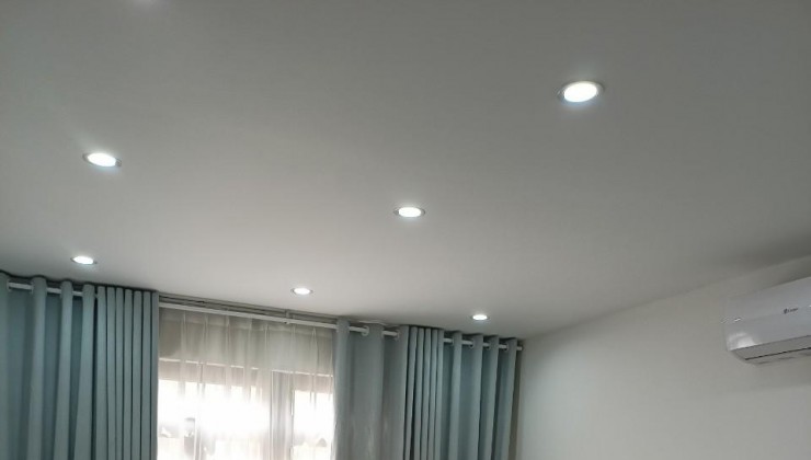 Nhỉnh 5 tỷ. Ngõ nông. Hoàng Hoa Thám, Ba Đình, 38m2, 5 tầng, 4 PN, về ở ngay