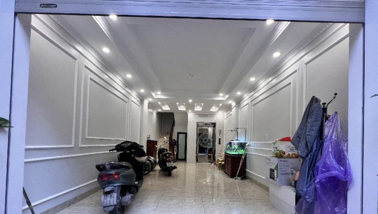 Nhà Ngọc Thuỵ 7 tầng thang máy, diện tích 40m2, garage ô tô vào nhà