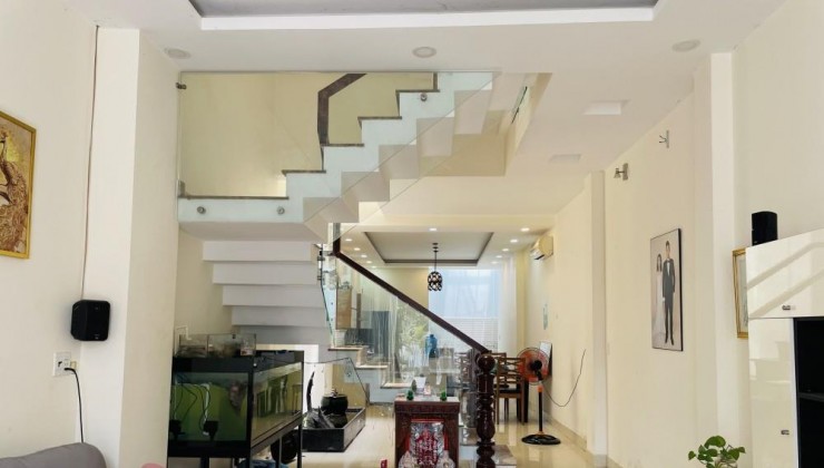 LÊ ĐỨC THỌ - P15 - ĐƯỜNG NHỰA 10M THÔNG KINH DOANH - NHÀ ĐẸP 3 TẦNG - 100M2 - 4x25m - CHỦ NGỘP NGÂN HÀNG GIẢM GẤP 9,5 TỶ XUỐNG 8,2 TỶ. CHỐT.