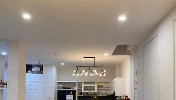 Huỳnh Văn Bánh P.17, Q.Phú Nhuận
68 m2, Rộng 5,2m, Dài 13m, 3 tầng sân thượng
THƯƠNG LƯỢNG TỐT,