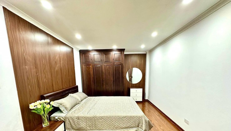 BÁN NHÀ 5 TẦNG LÔ GÓC 40M2, NGÕ Ô TÔ ĐỖ PHỐ ĐỘI CẤN BA ĐÌNH