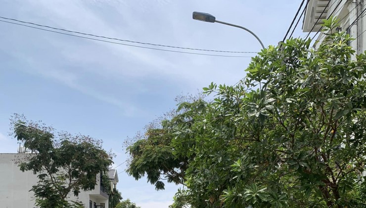 Nắm Chủ Bán Nhà 1 trệt + 2 lầu Đường Nguyễn Xiển - Long Thạnh Mỹ - Quận 9