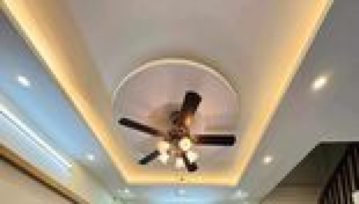 Bán nhà Nguyễn Văn Trỗi, Diện tích 41m2, - Giá bán: 4.4 tỷ - đường ô tô tránh, vỉa hè rộng