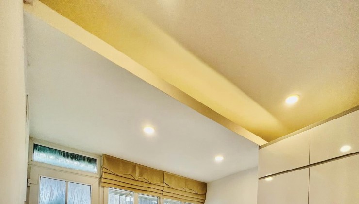 BÁN NHÀ KIM HOA ĐỐNG ĐA 30M2 3T 3.6MT 5.6 TỶ NGÕ THÔNG TẶNG FULL NỘI THẤT