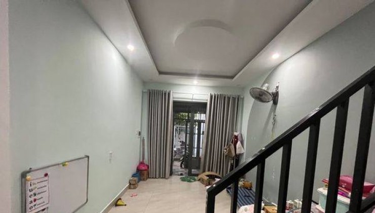 Nhà 2 tầng sổ hồng riêng 35m2 chỉ 2.55 tỷ hẻm rộng thông thoáng 20m ra đường lón 2759 Huỳnh Tấn Phát Nhà Bè