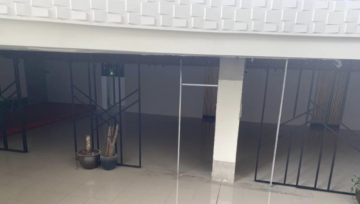 Cho thuê MBKD tầng hầm khu chung cư mặt phố Nghiêm Xuân Yêm - 2400 m2  - Giá 185 Triệu (130-150k/m2)
