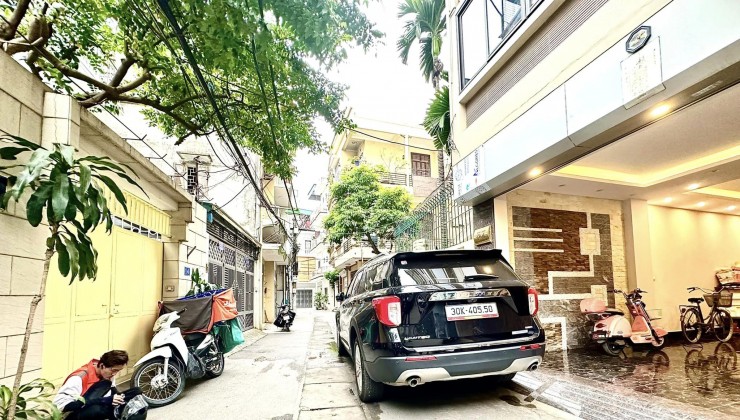 Bán Gấp! Nhà Đẹp Phân Lô Quân Đội, Phố Cù Chính Lan 50m x 5T x Mt 5.26m. Giá 13 tỷ.