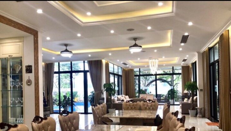 Bán khách sạn tc 5* trung tâm Bãi Cháy- Hạ Long, 32 phòng, đi bộ 2p ra bãi tắm, cạnh công