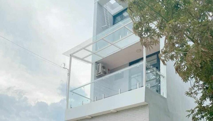 Bán căn nhà gần Vinhomes grand park TP Thủ Đức , một trệt hai lầu, đường trước nhà 8m