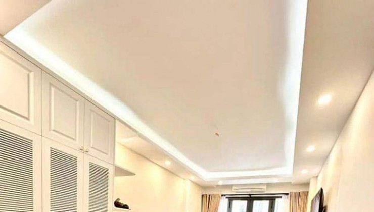 Lạc Long Quân 38m2 6 tầng  3.3m -10M Ra Ô Tô Tránh Dừng Đỗ ngõ thông