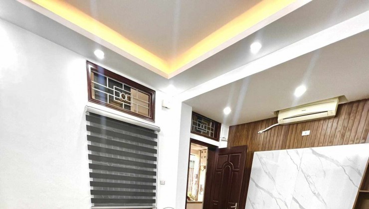 2,68  TỶ - TẬP THỂ 70M², CÓ SỔ HOÀNG QUỐC VIỆT CHỐT GẤ